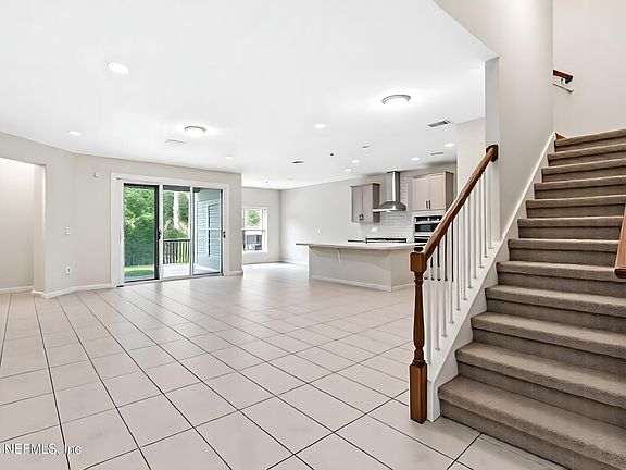 5th image of 613 LANCEWOOD Court