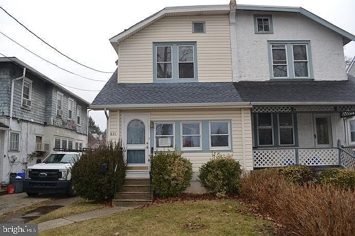 1st image of 631 10th Ave