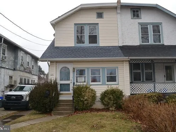 631 10th Ave, Prospect Park, PA 19076