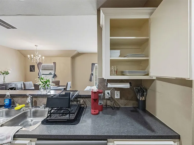 7014 Woodridge Row Dr — Photo 10