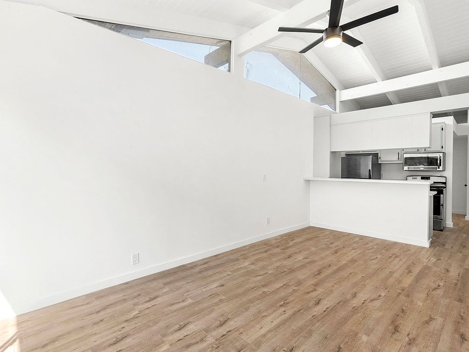 1st image of 4589 Lexington Ave #6