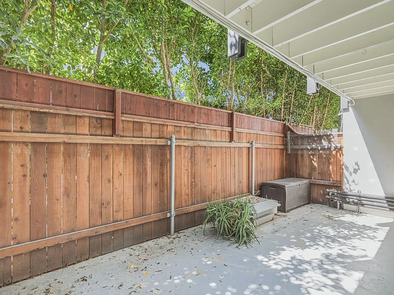 Montana Avenue Residences — Photo 20