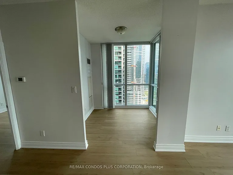 18 Harbour St #2508 — Photo 9