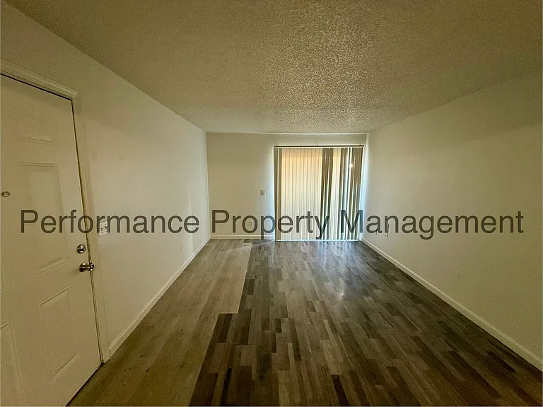 Crest View Apartments — Photo 2