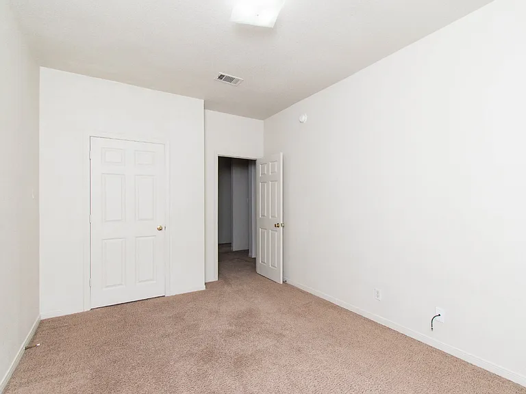 5804 Hamza Cir — Photo 14