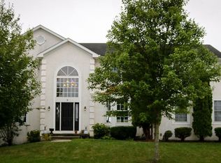 2 Point View Ct, Sicklerville, NJ 08081