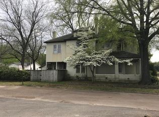301 S Market St, Paris, TN 38242