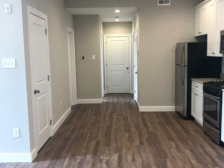 400 York Rd #301 — Photo 3