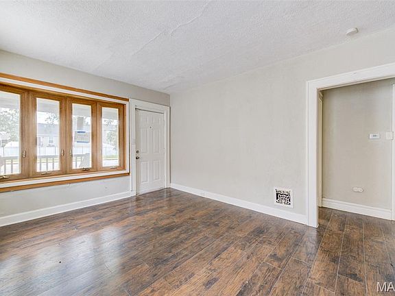 5th image of 1243 Sutter Ave