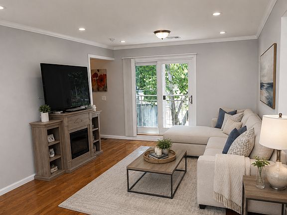 3rd image of 506 2nd St #2