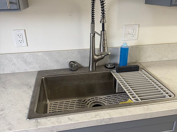 New sink and cabinets !