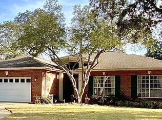 56 Shalimar Dr, Shalimar, FL 32579