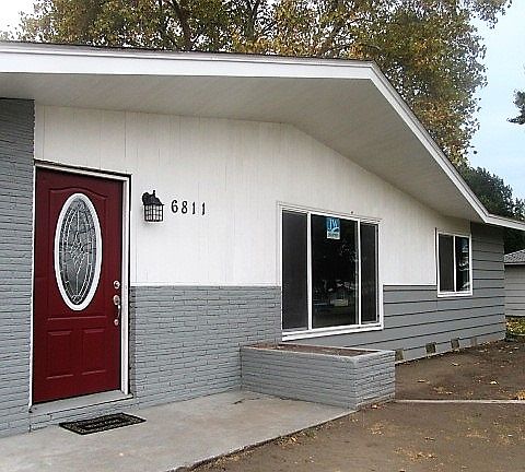 1st image of 6811 W Victoria Ave