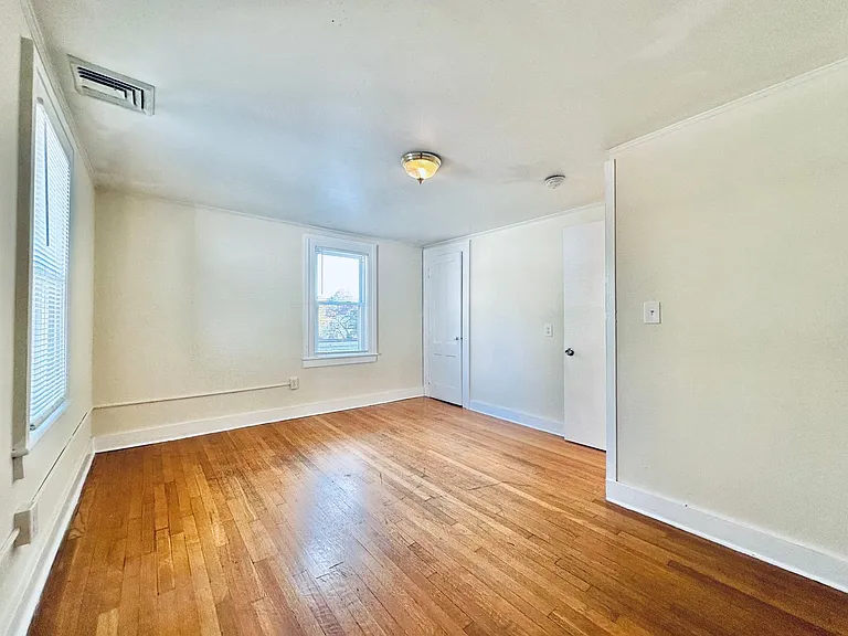 179 Bradley St — Photo 9