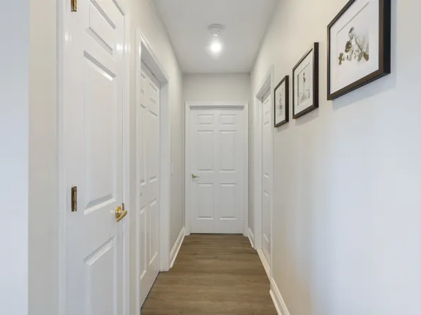 302 The Promenade image 27 of 48