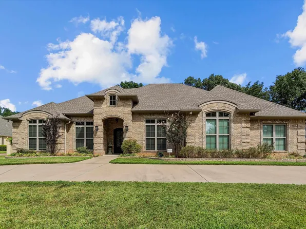 3910 Silverwood Dr, Tyler, TX 75701