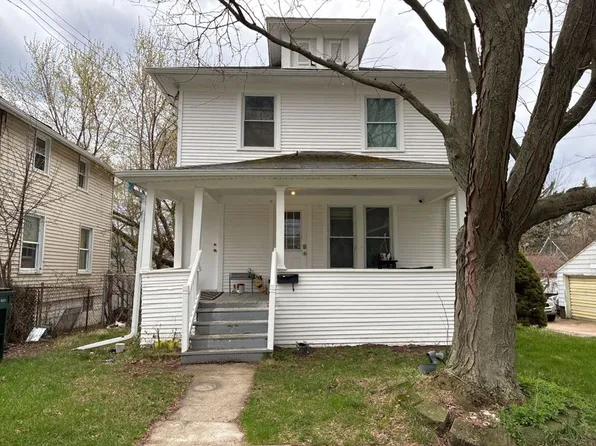1414 Oak St, Lansing, MI 48906