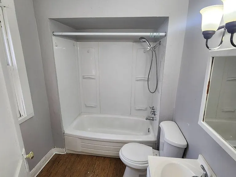 11702 Honeydale Ave — Photo 19