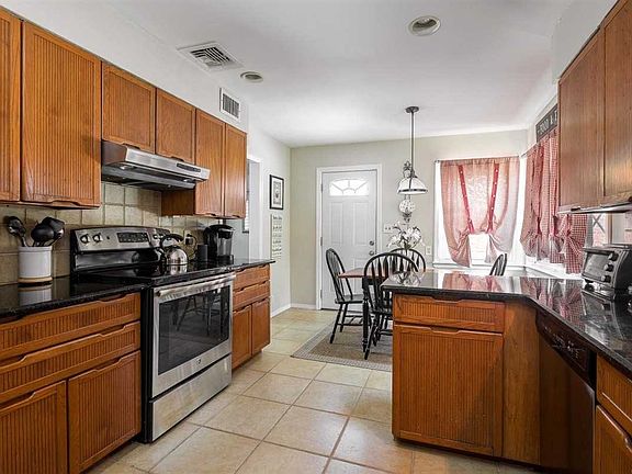 5th image of 435 Kinsley Ct