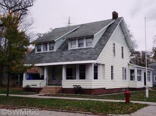 412 N Rath Ave, Ludington, MI 49431
