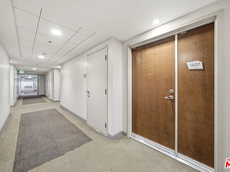 3785 Wilshire Blvd #1607 — Photo 35