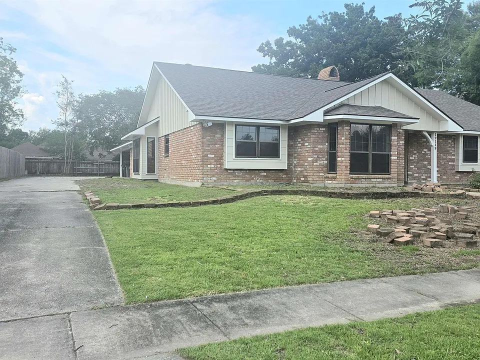12119 Mallory Ave