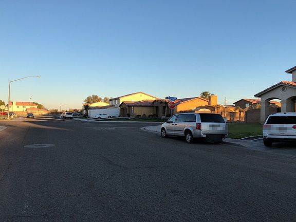 5th image of 601 Silverwood St