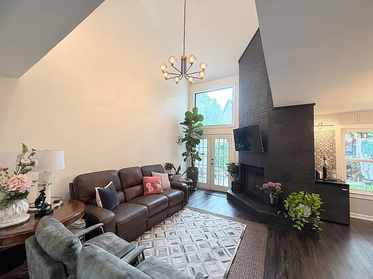 1145 Berkley Dr SE — Photo 4