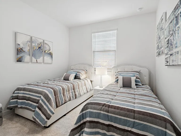 8904 W Solano Dr — Photo 15