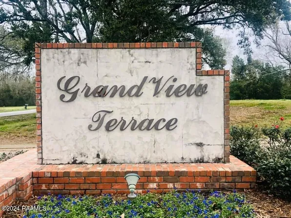 104 Grandview Terrace Dr, Youngsville, LA 70592