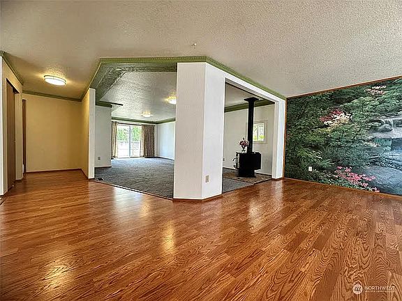 3rd image of 6120 Thornbury Ct SE