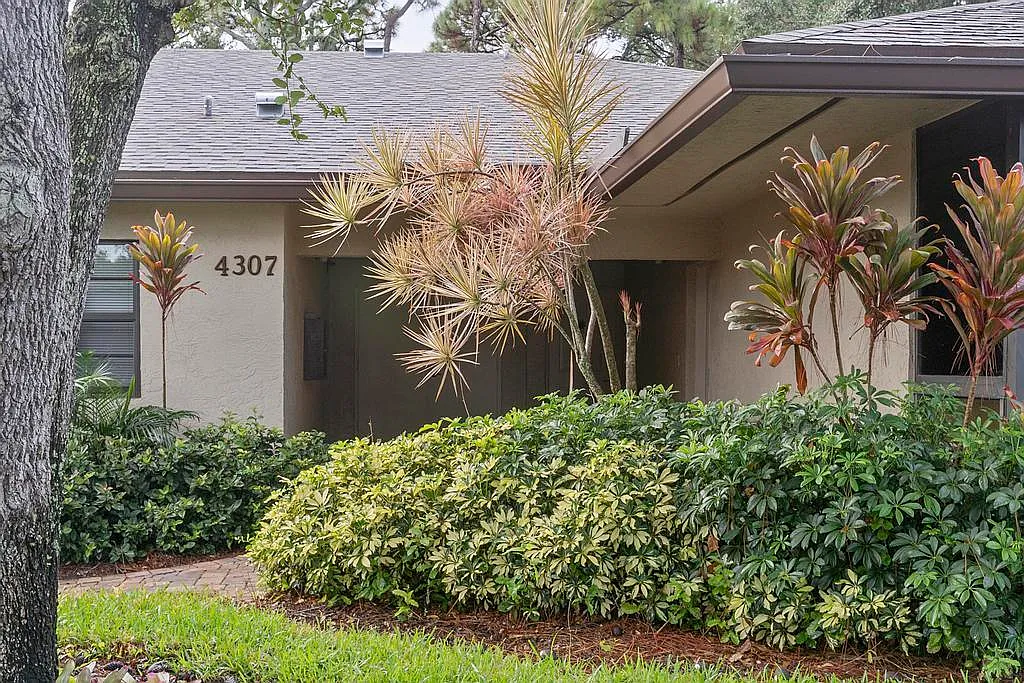 2 bed, 2.0 bath, 1137 sqft, $2,200 — Photo 3