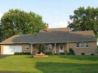 3215 Hokendauqua St, Whitehall, PA