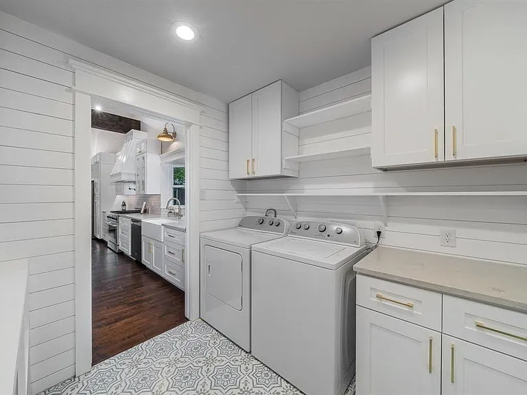1601 Windsong Trl — Photo 15