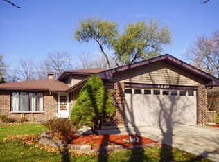 2220 Hamilton Ln, Darien, IL 60561