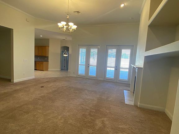 4th image of 10612 Holly Crest Dr