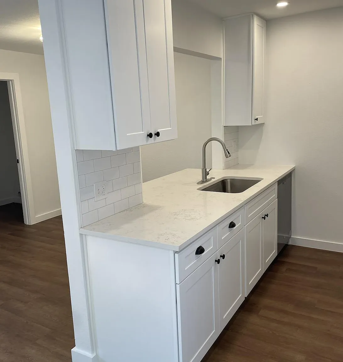 3 bed, 1024 sqft, $1,750 — Photo 2