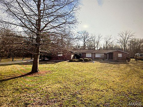 2nd image of 210 New Salem Dr