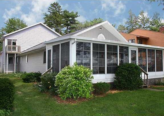2nd image of 1648 Waukazoo Dr