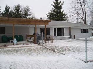 2304 Hillcrest Rd, Donnellson, IA 52625