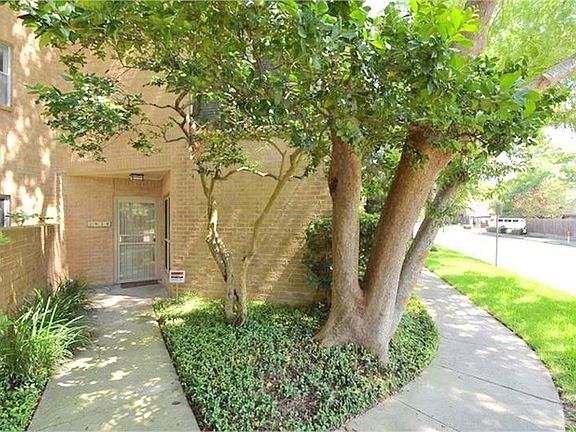 3rd image of 1928 Augusta Dr #1