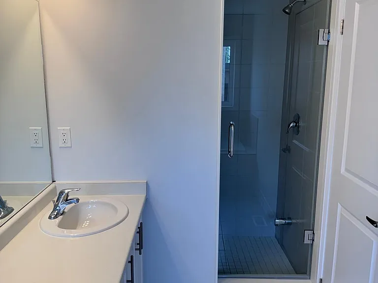 141 Cole Ter — Photo 24