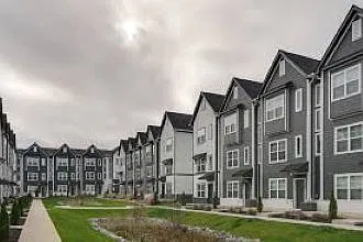 3 bed, 3.5 bath, 1750 sqft, $2,550 — Photo 3