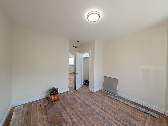 5th image of 7 Lowell Cir #1