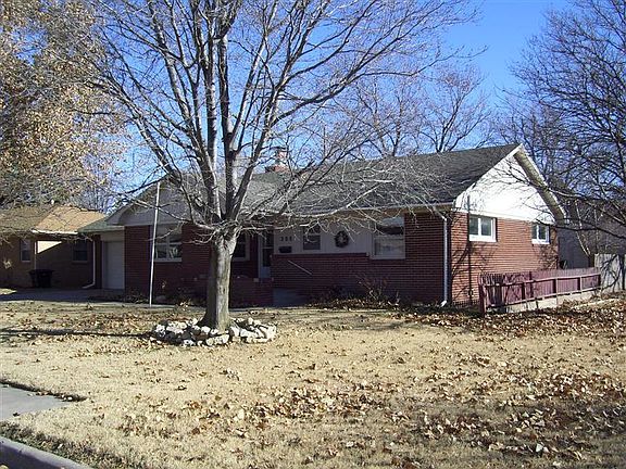 2nd image of 208 Cambridge Dr