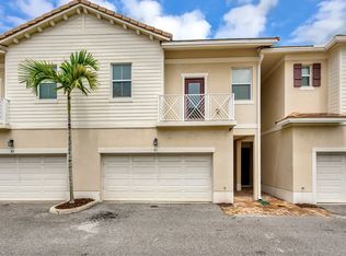 91 Palm Ln, Royal Palm Beach, FL 33411