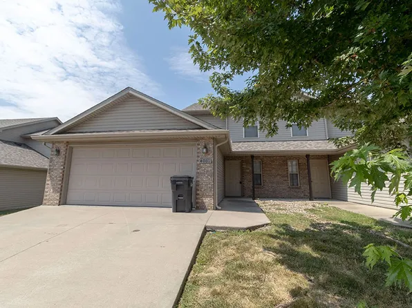 4001 Snowy Owl Dr, Columbia, MO 65202