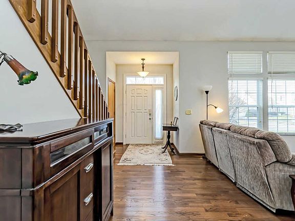 3rd image of 5502 Bullfinch Dr