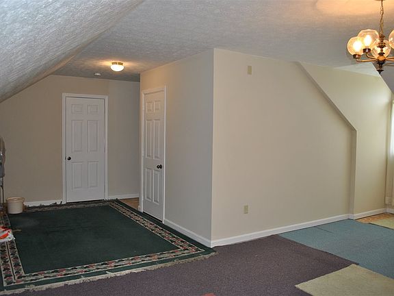 3rd image of 634 Mallard Ln