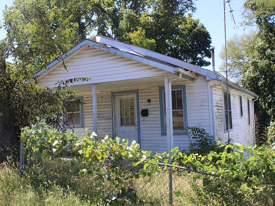 1st image of 804 Martin St